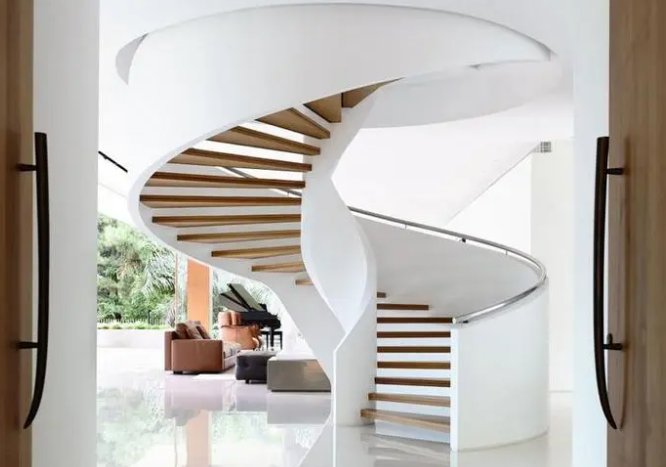 旋轉(zhuǎn)樓梯尺寸測量技巧與計(jì)算方法